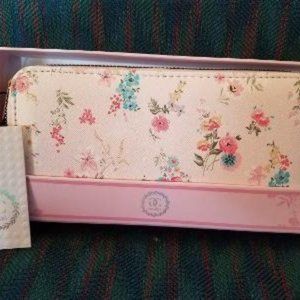 NWT pretty flowered wallet from Gina Concepts.